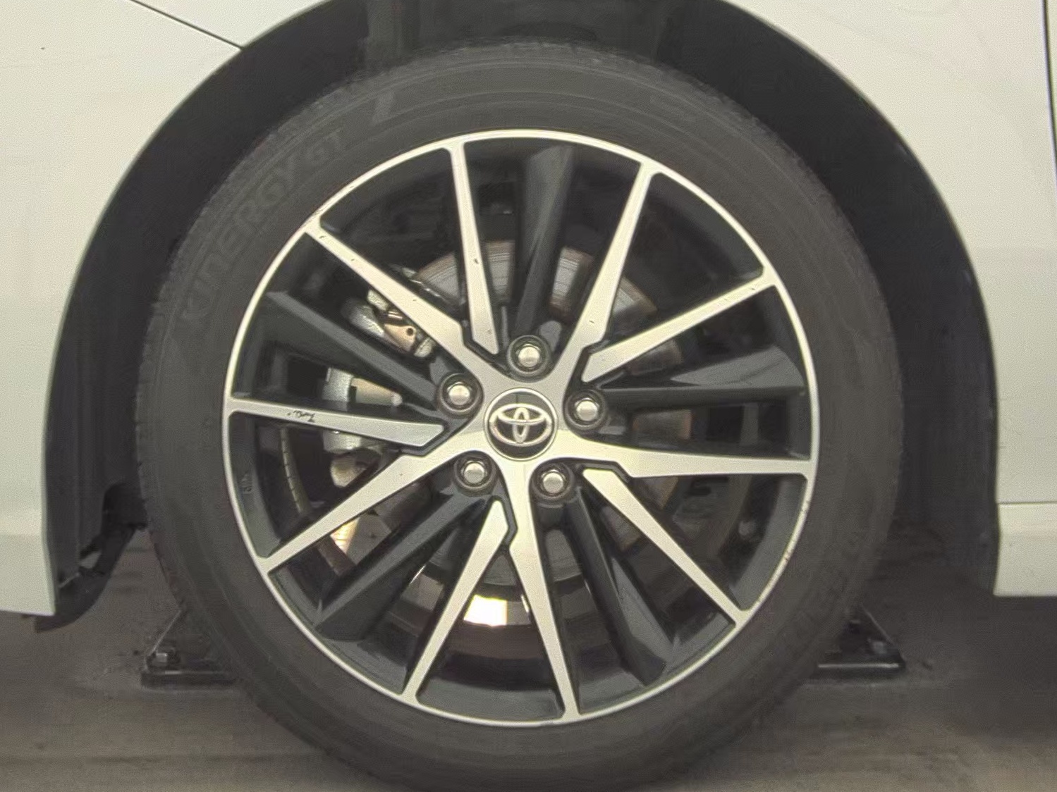 TOYOTA CAMRY - 10