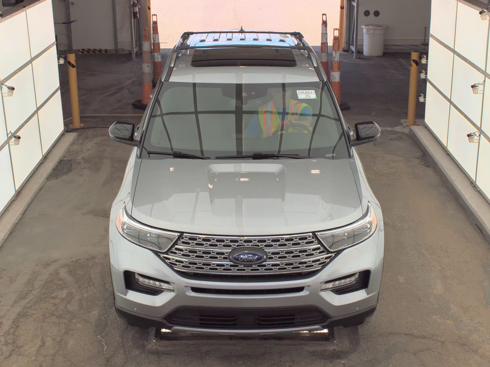 FORD EXPLORER - 3