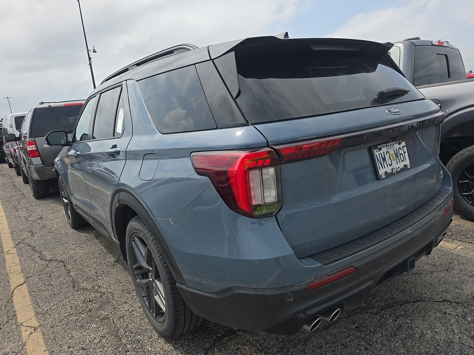 FORD EXPLORER - 7