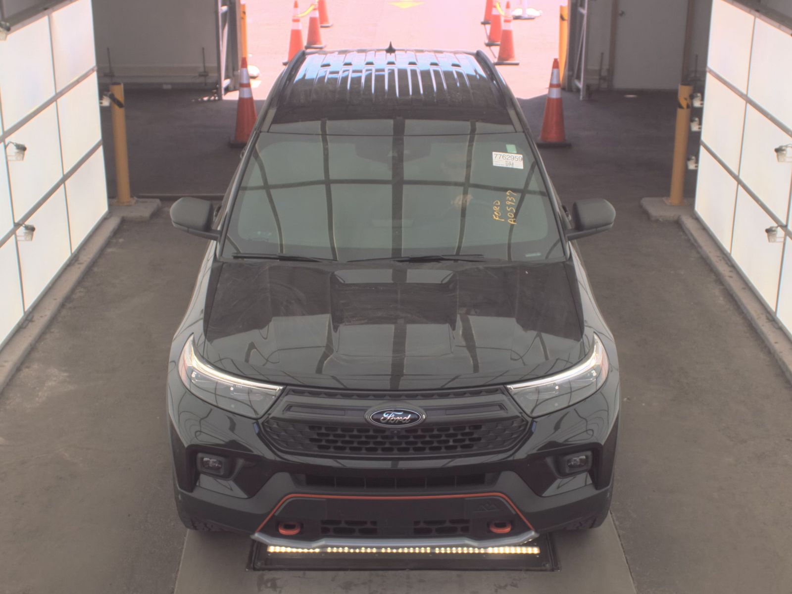 FORD EXPLORER - 3