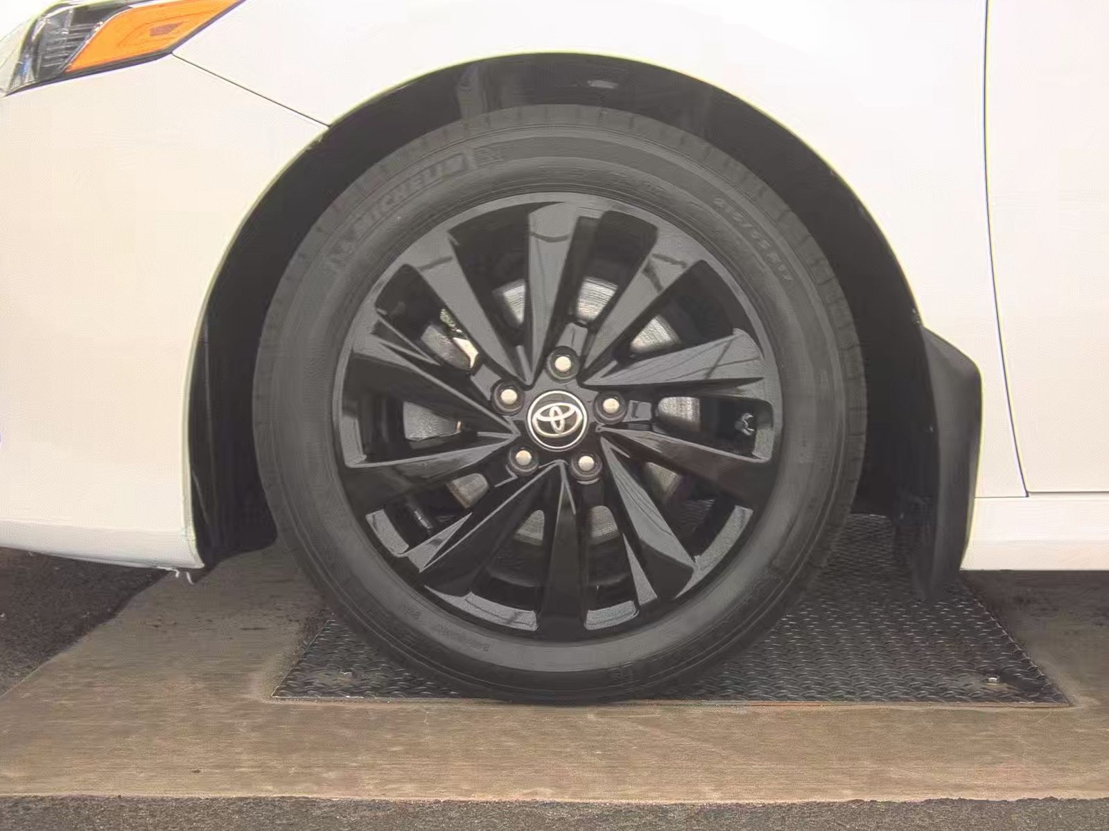 TOYOTA CAMRY - 10