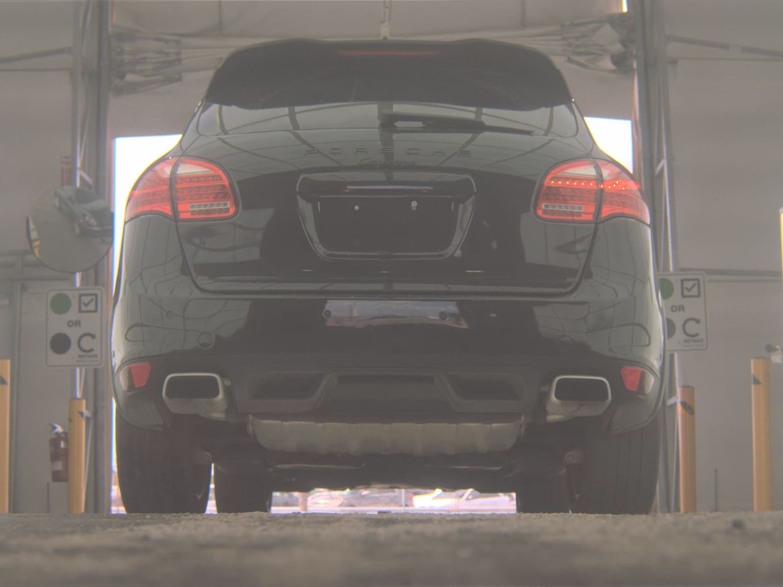 PORSCHE CAYENNE - 8