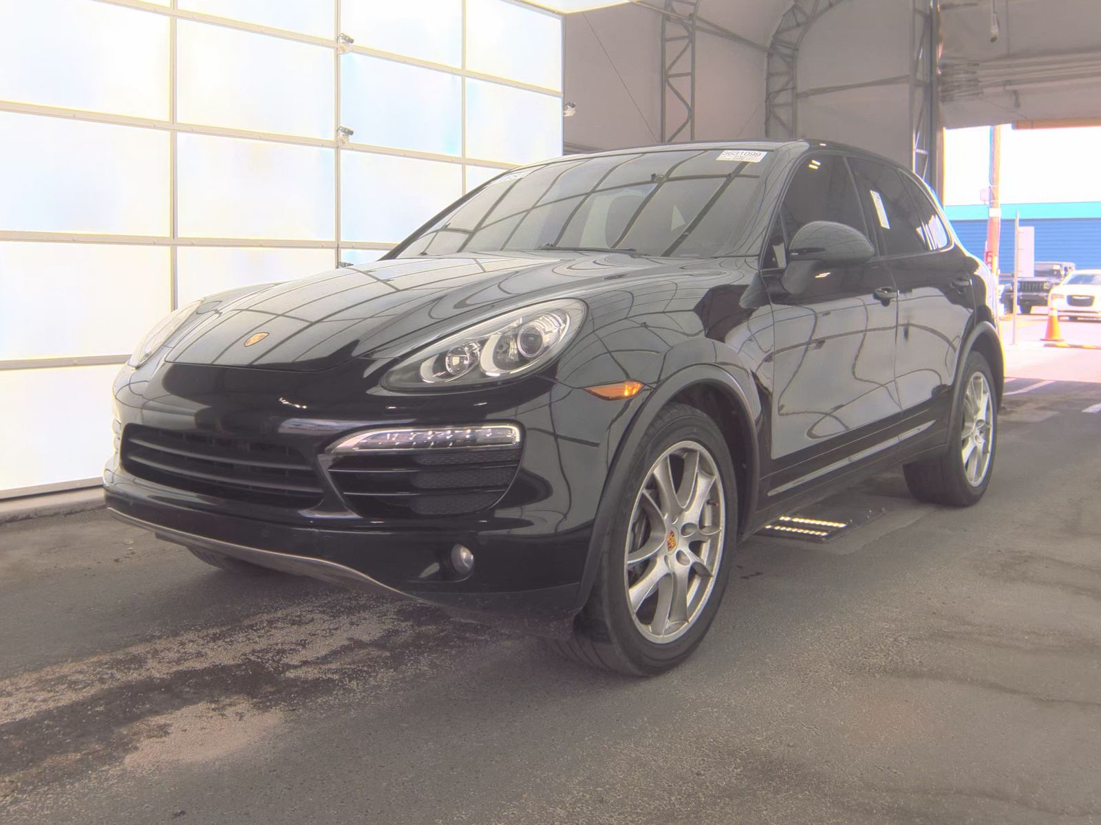 PORSCHE CAYENNE - 1