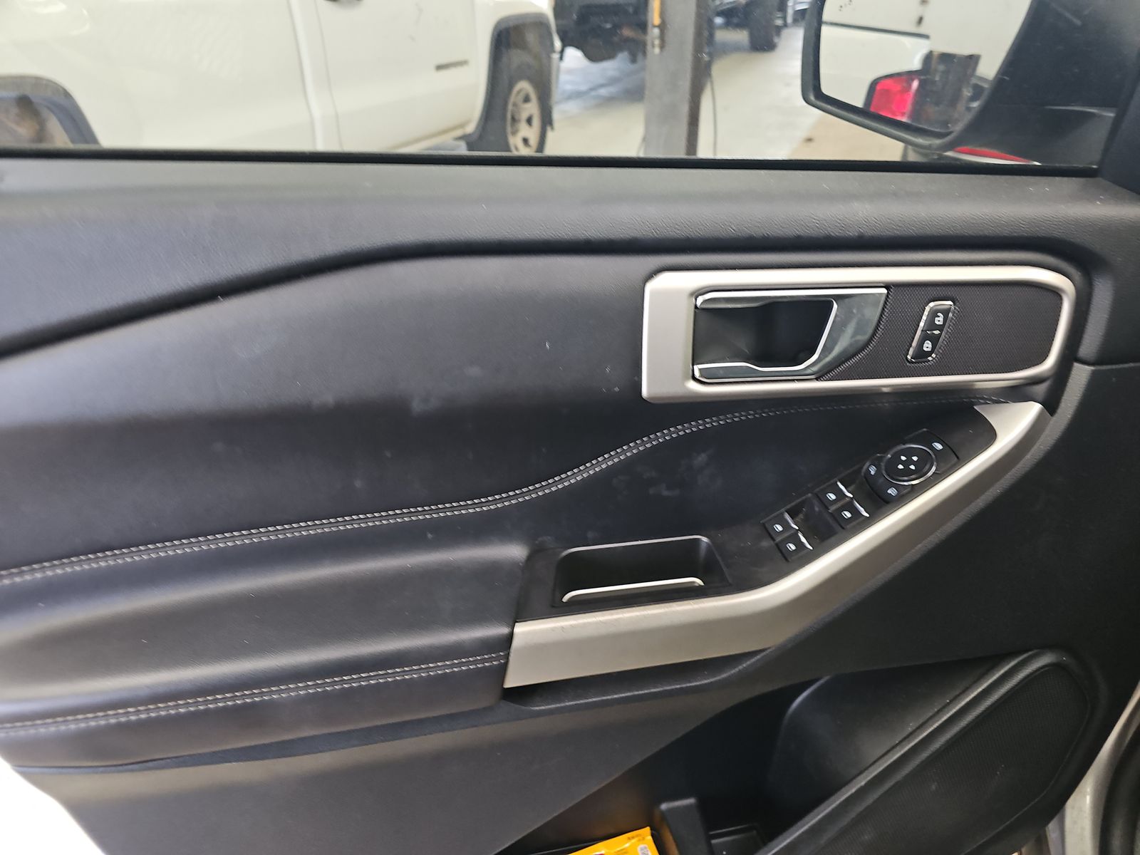 FORD EXPLORER - 10