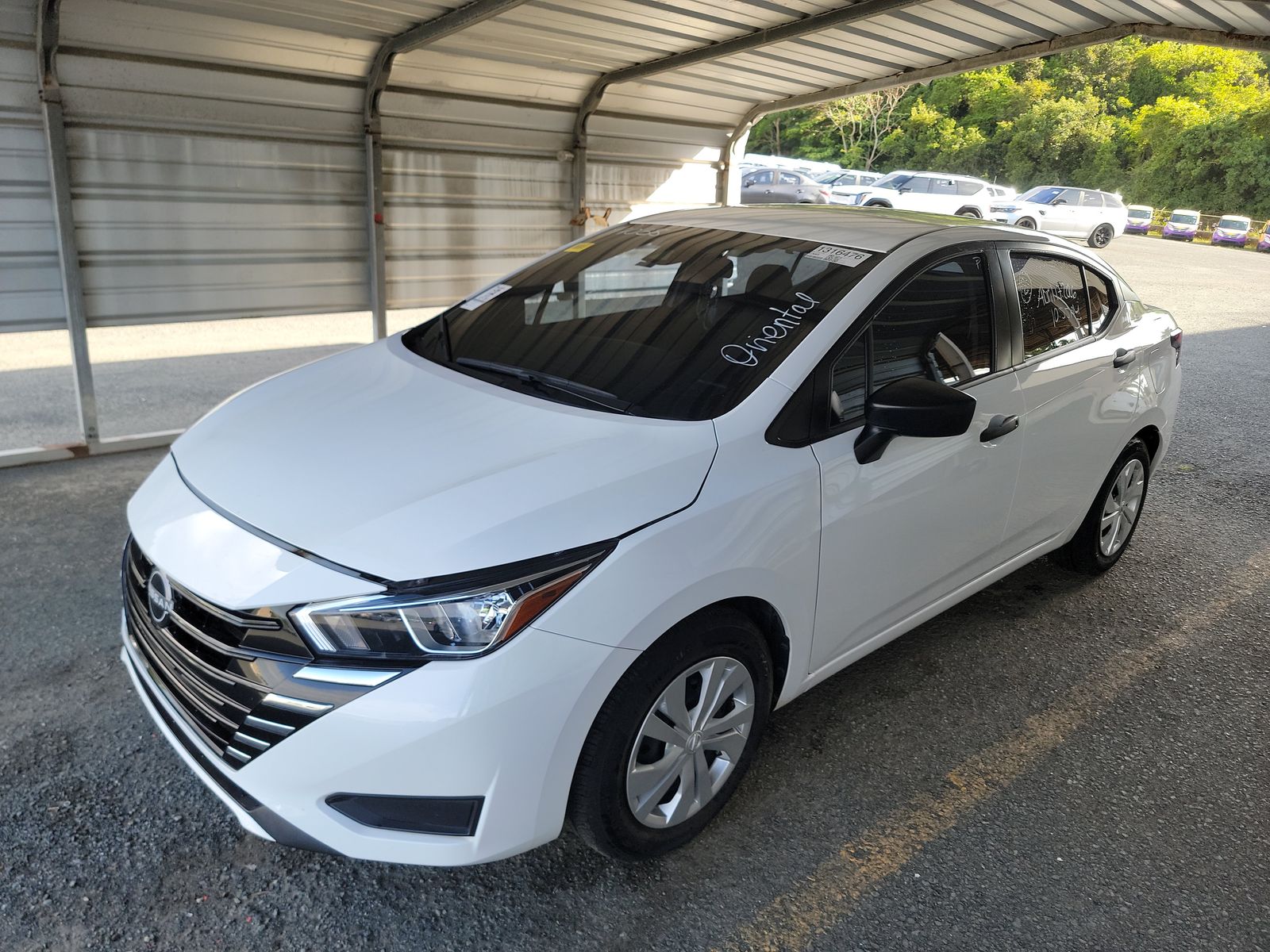 NISSAN VERSA - 1