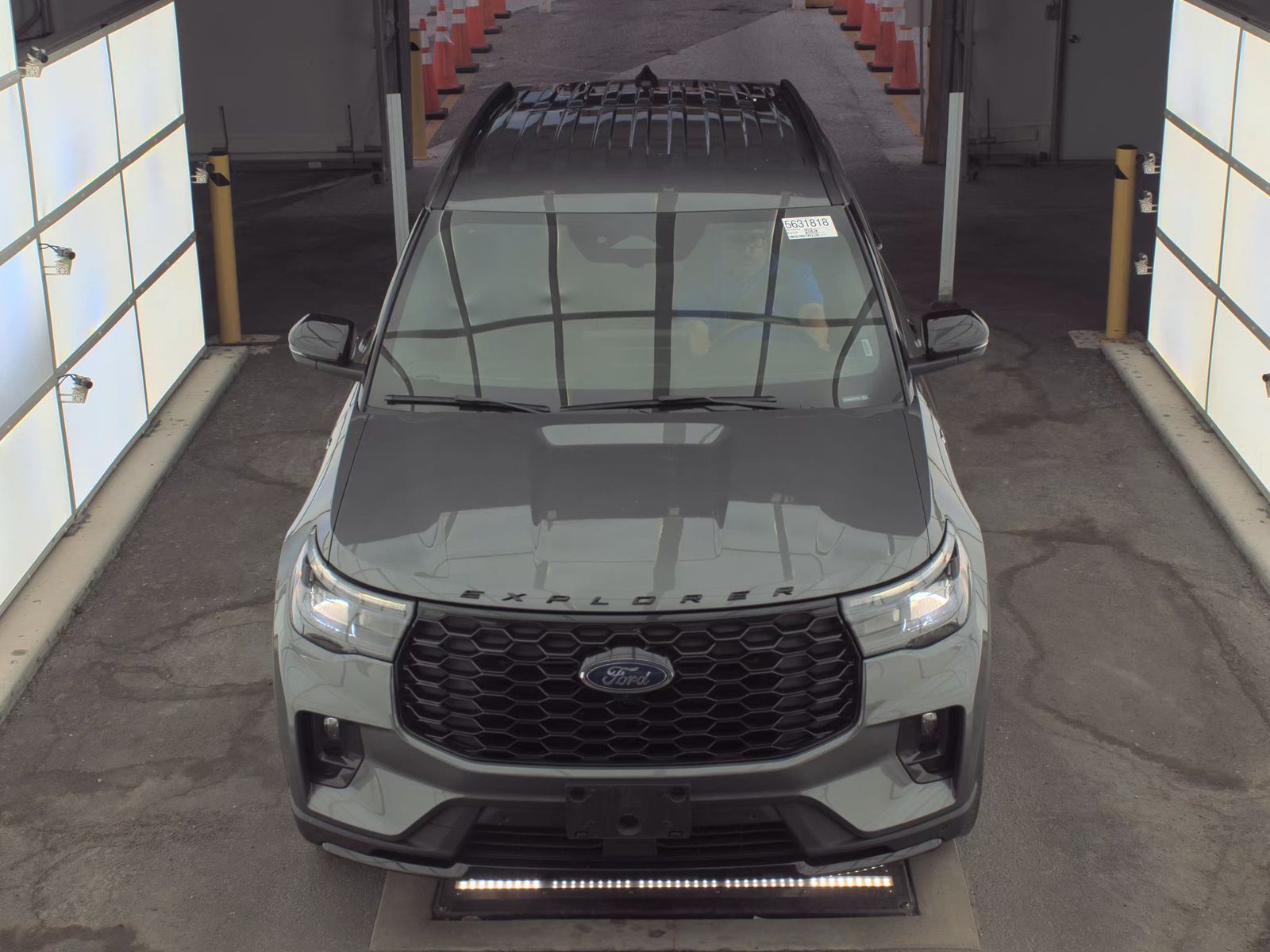 FORD EXPLORER - 3