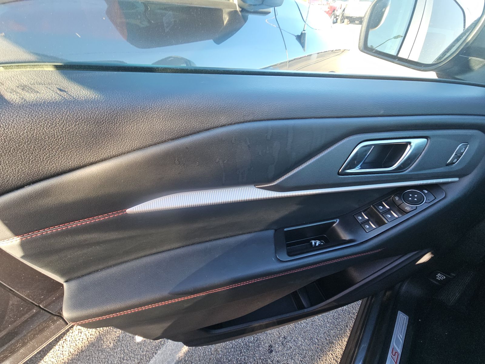 FORD EXPLORER - 10