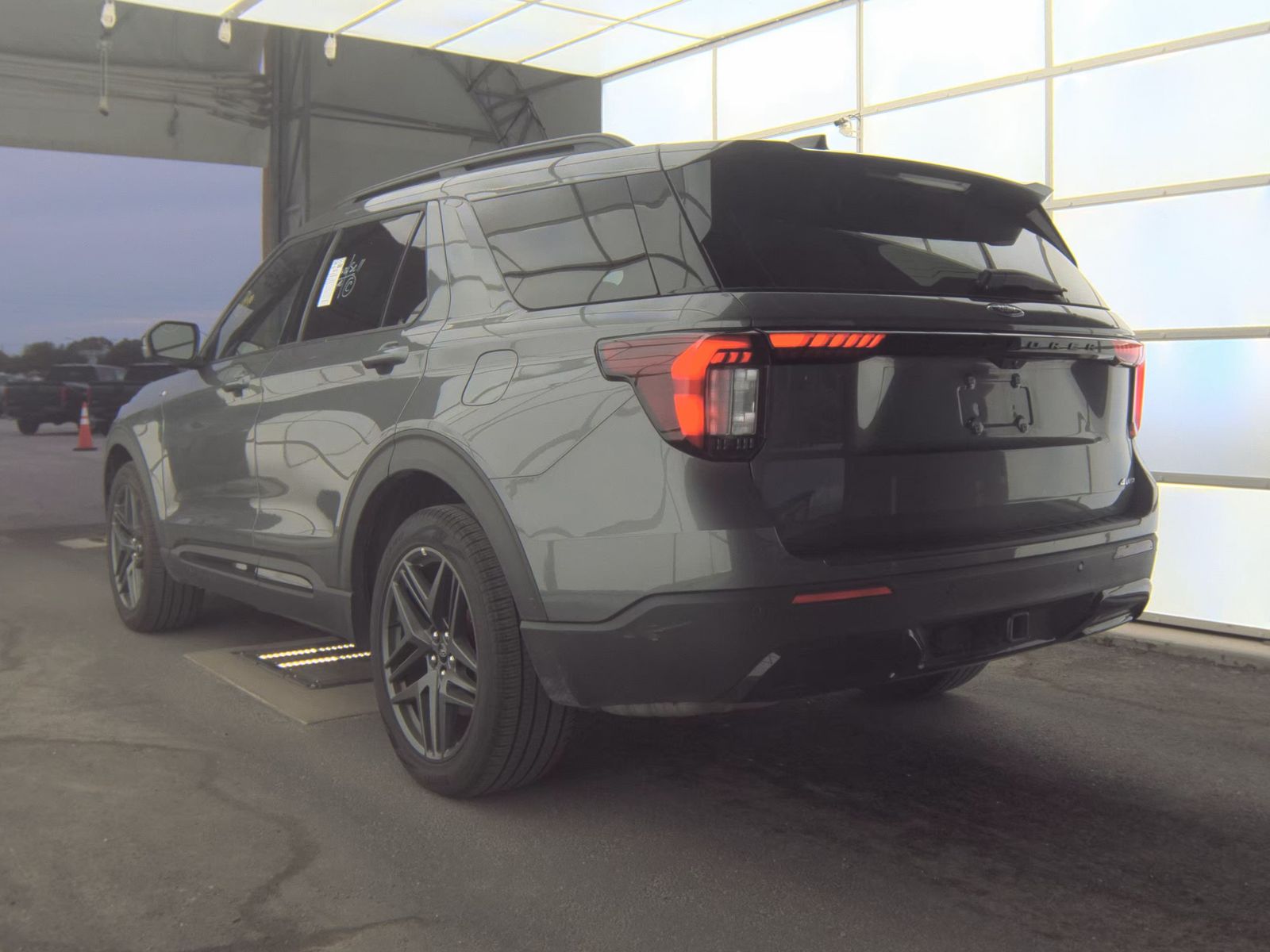 FORD EXPLORER - 7