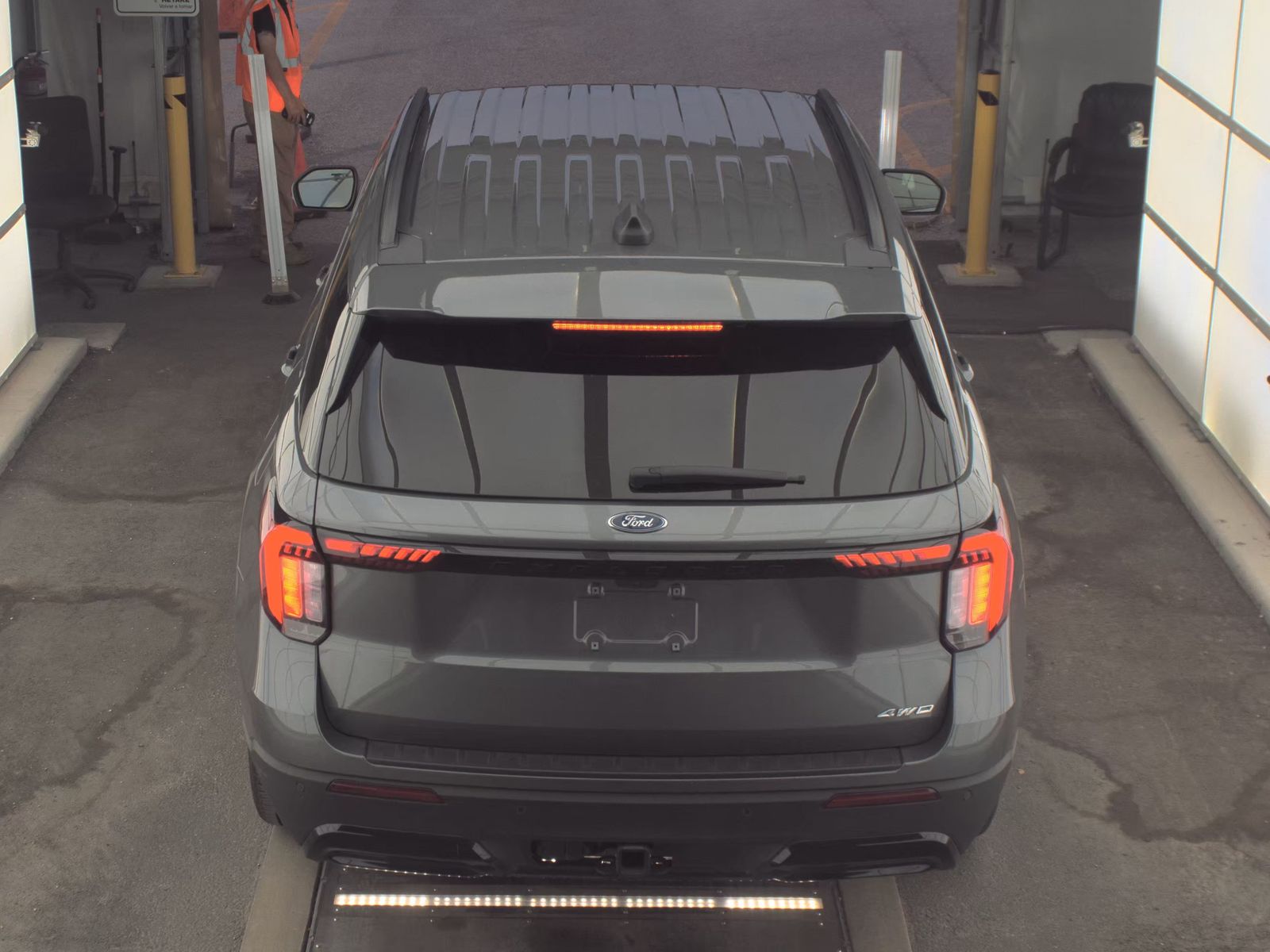 FORD EXPLORER - 6