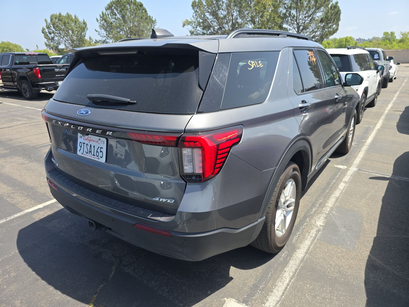 2025 Ford Explorer Active AWD