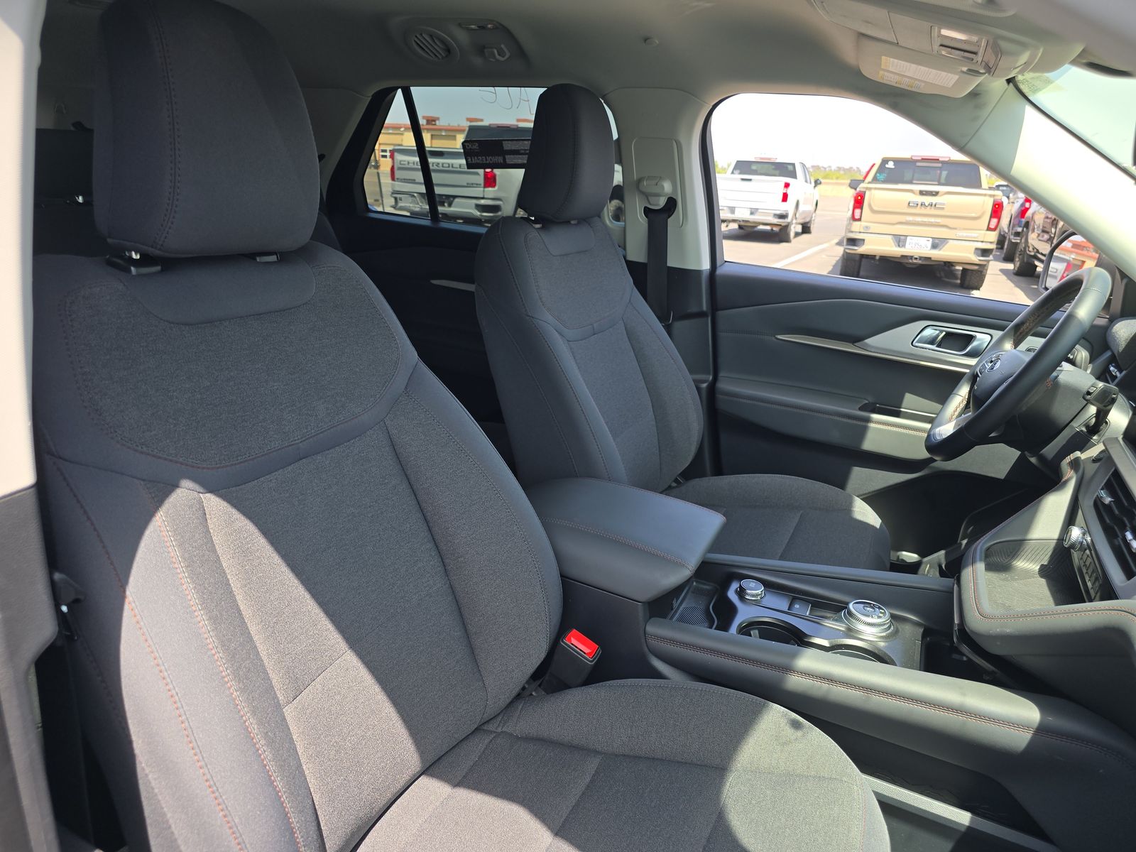 2025 Ford Explorer Active AWD
