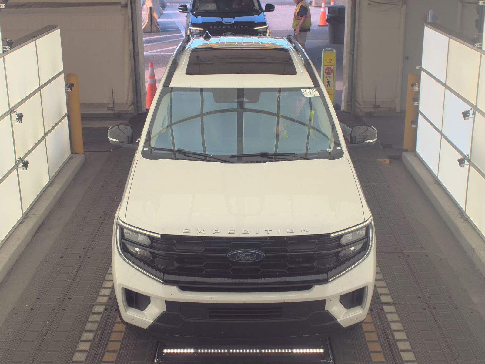 FORD EXPEDITION - 3
