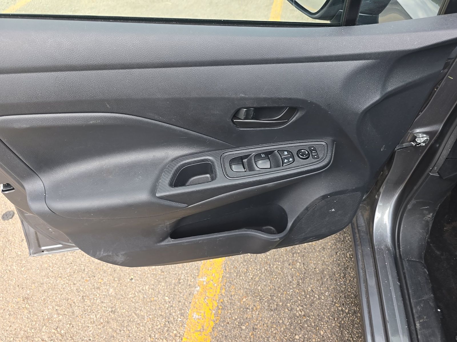 NISSAN VERSA - 10