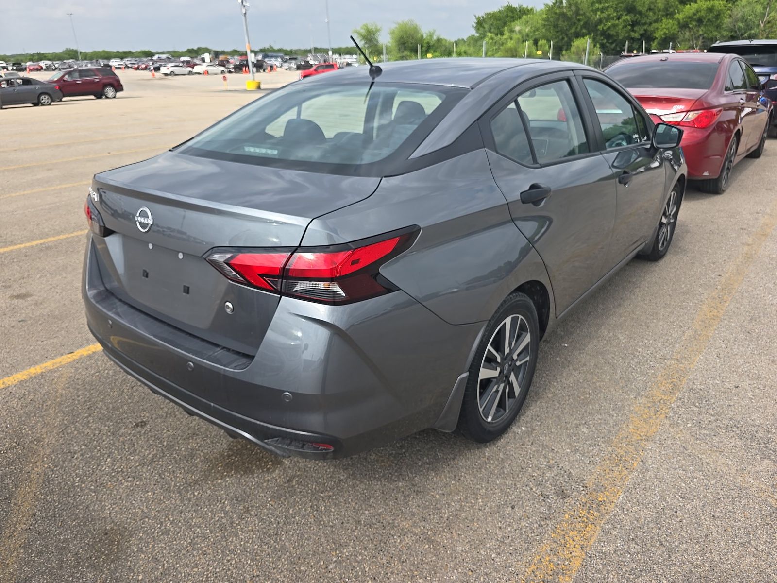 NISSAN VERSA - 5