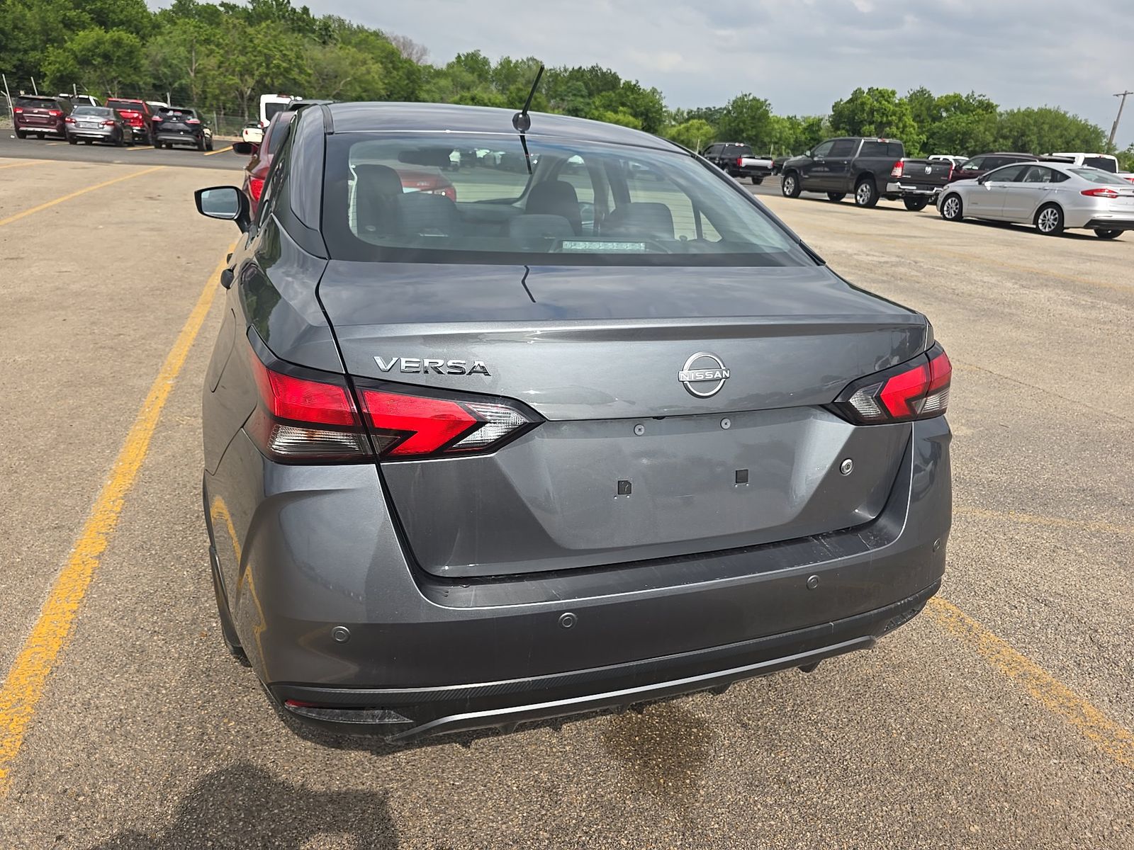 NISSAN VERSA - 6