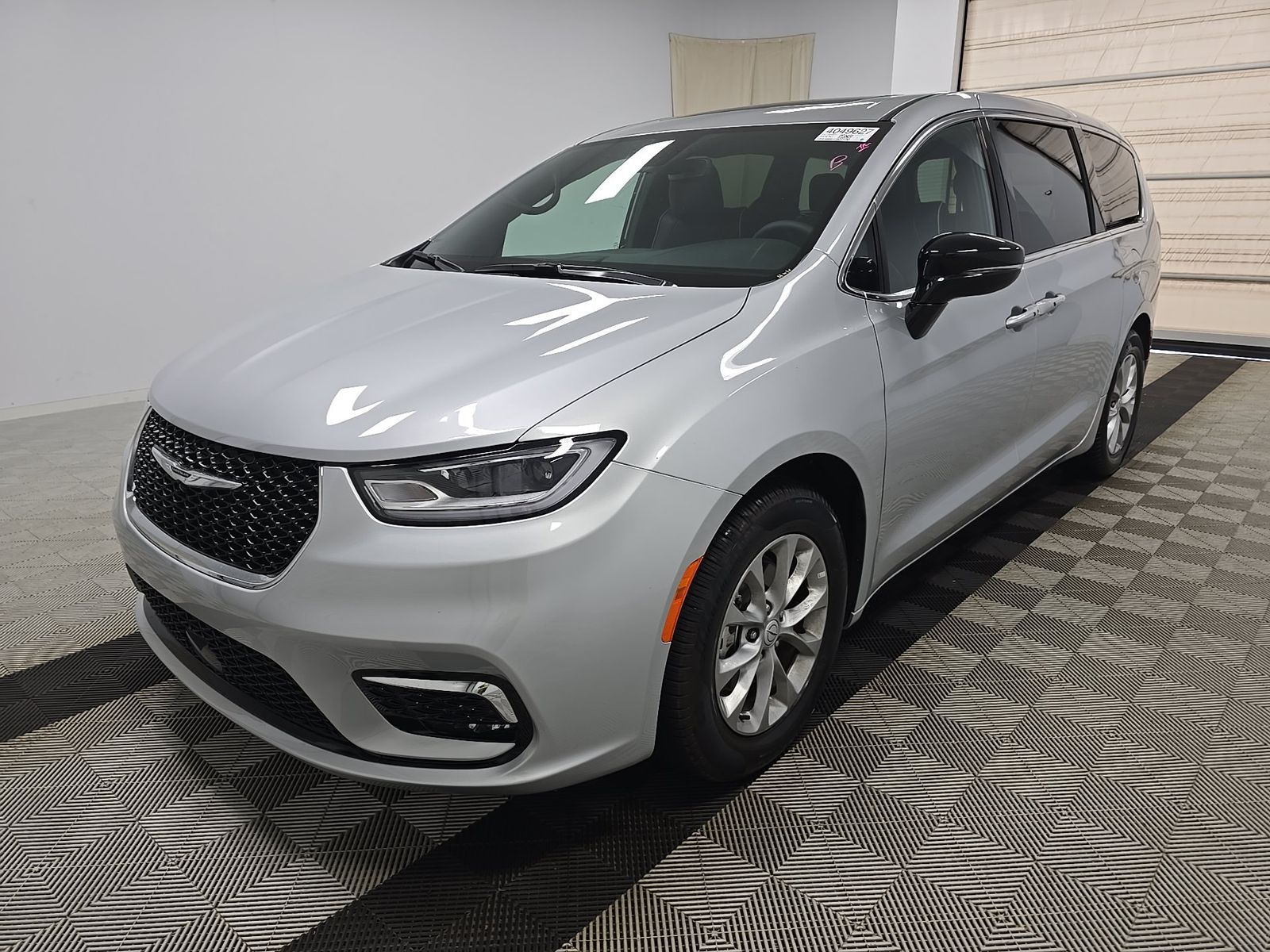 2026 Chrysler Pacifica's photo