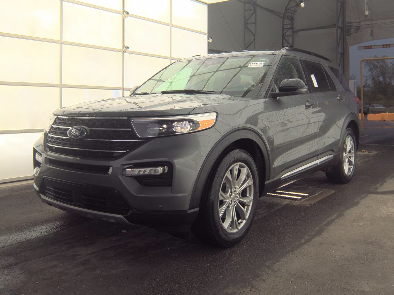FORD EXPLORER - 1