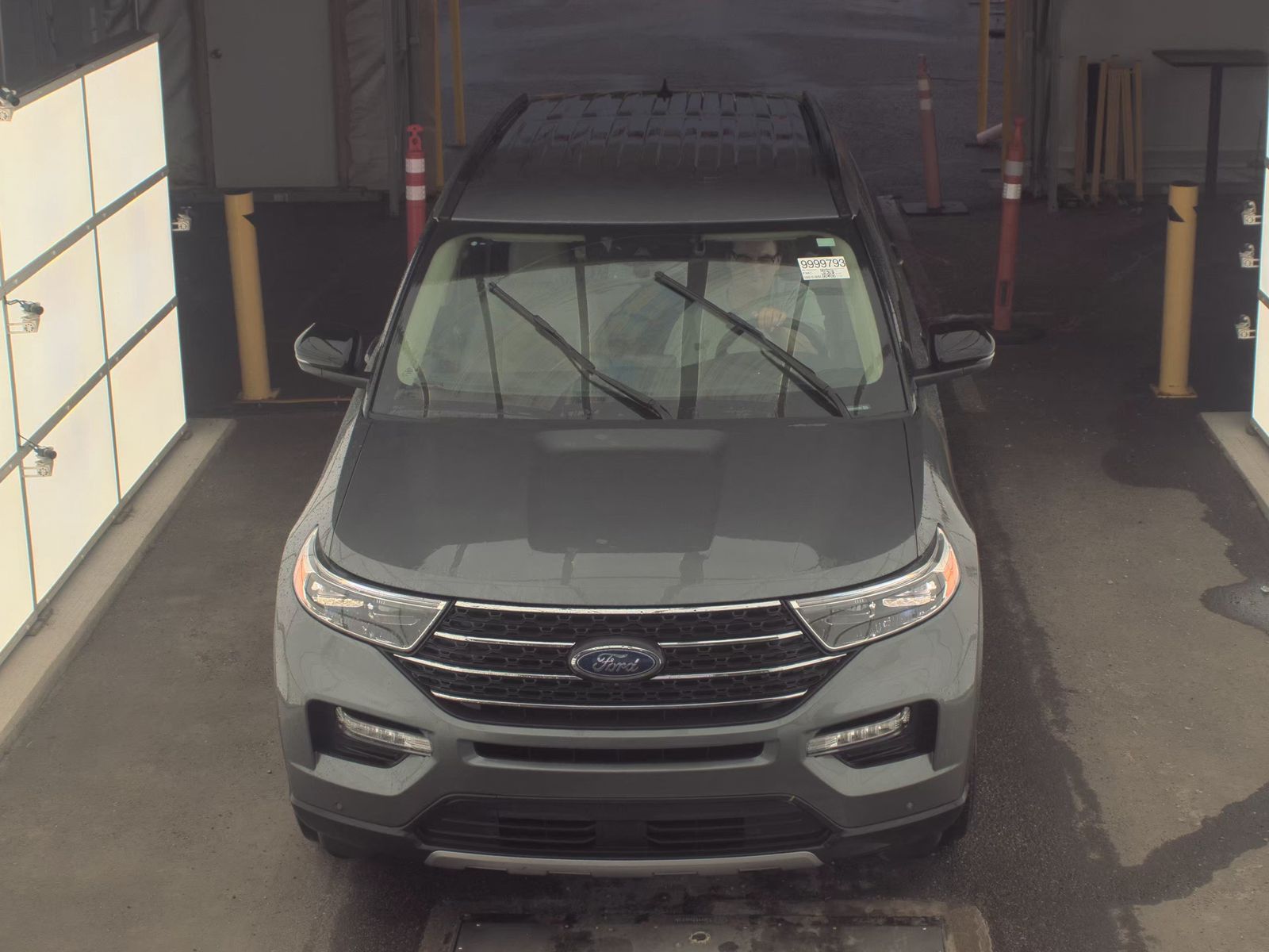 FORD EXPLORER - 3