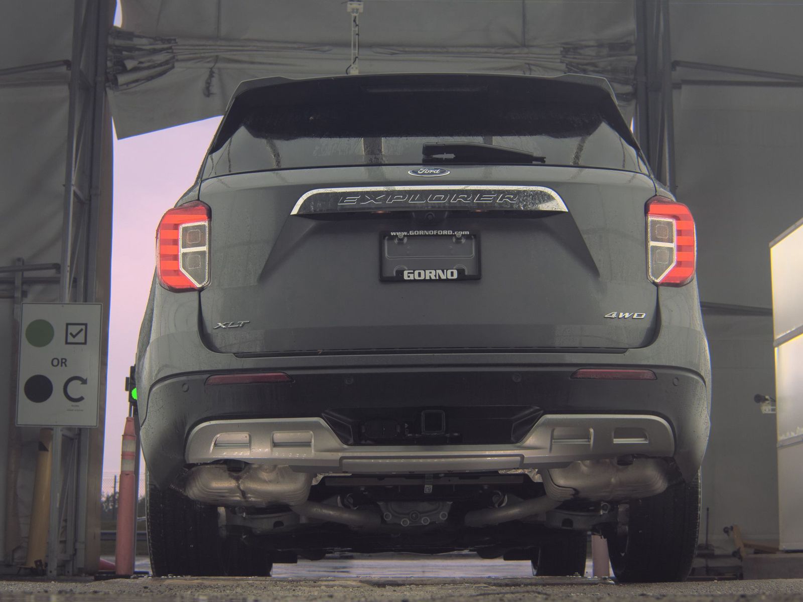 FORD EXPLORER - 8