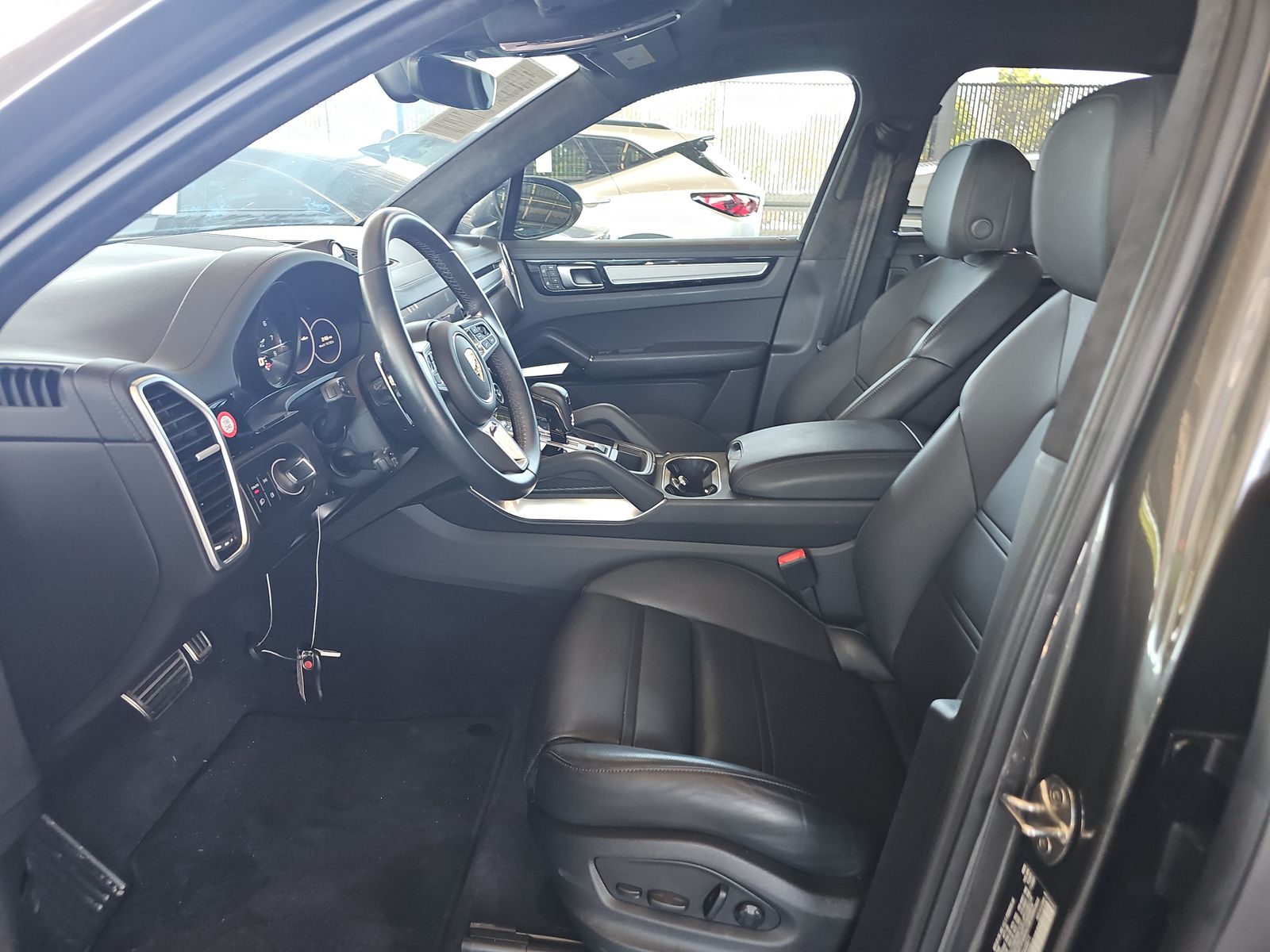 PORSCHE CAYENNE - 8