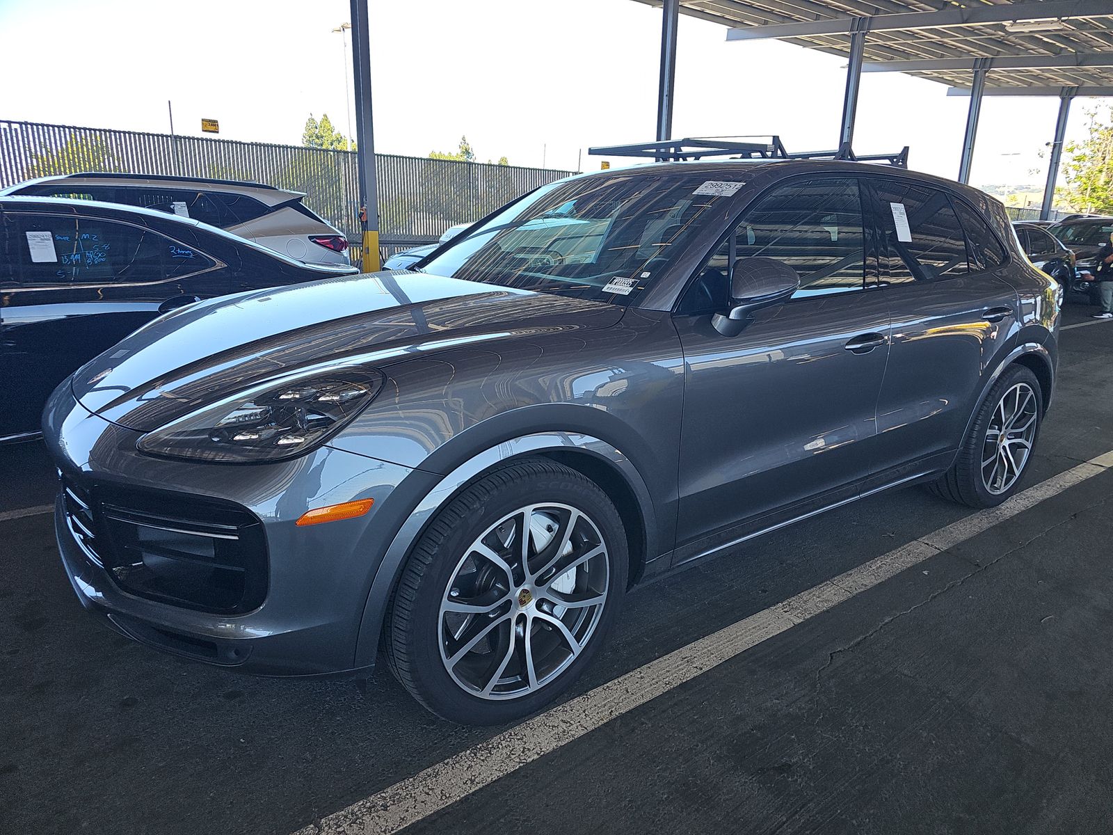 PORSCHE CAYENNE - 1