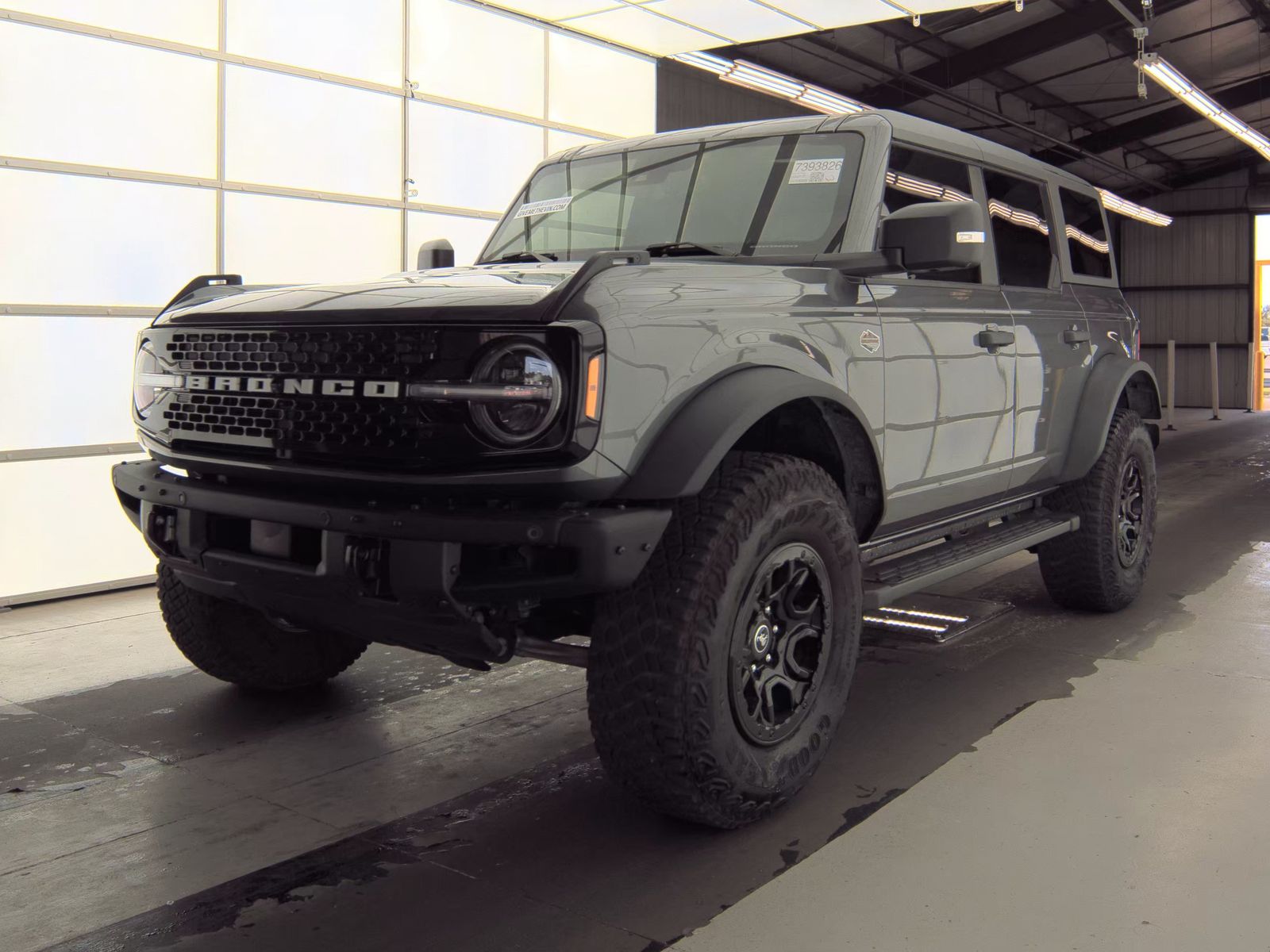 FORD BRONCO - 1