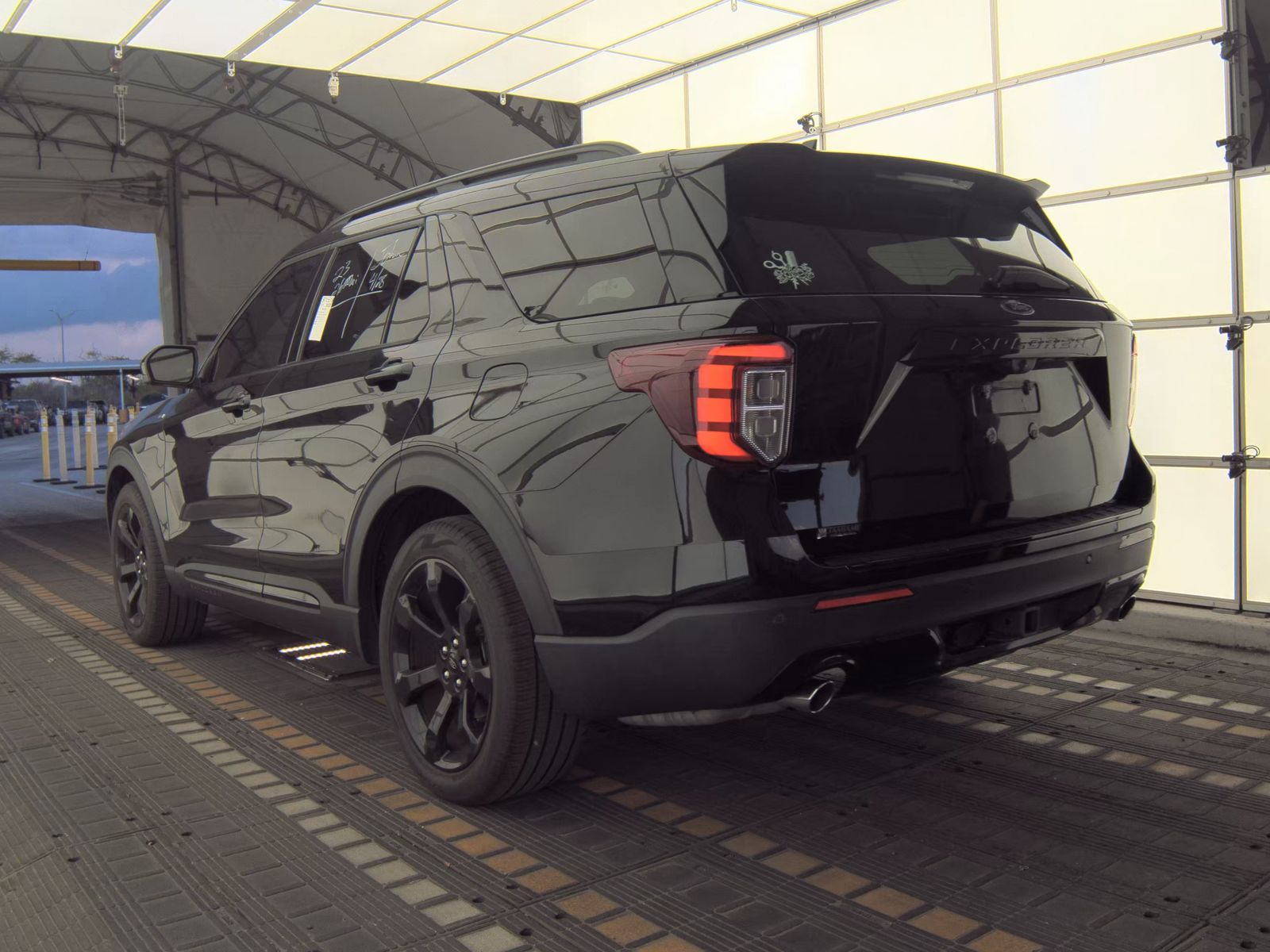 FORD EXPLORER - 9