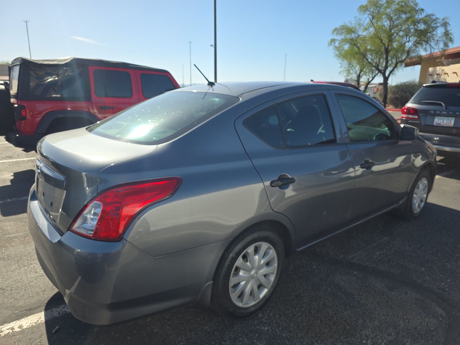 NISSAN VERSA - 5