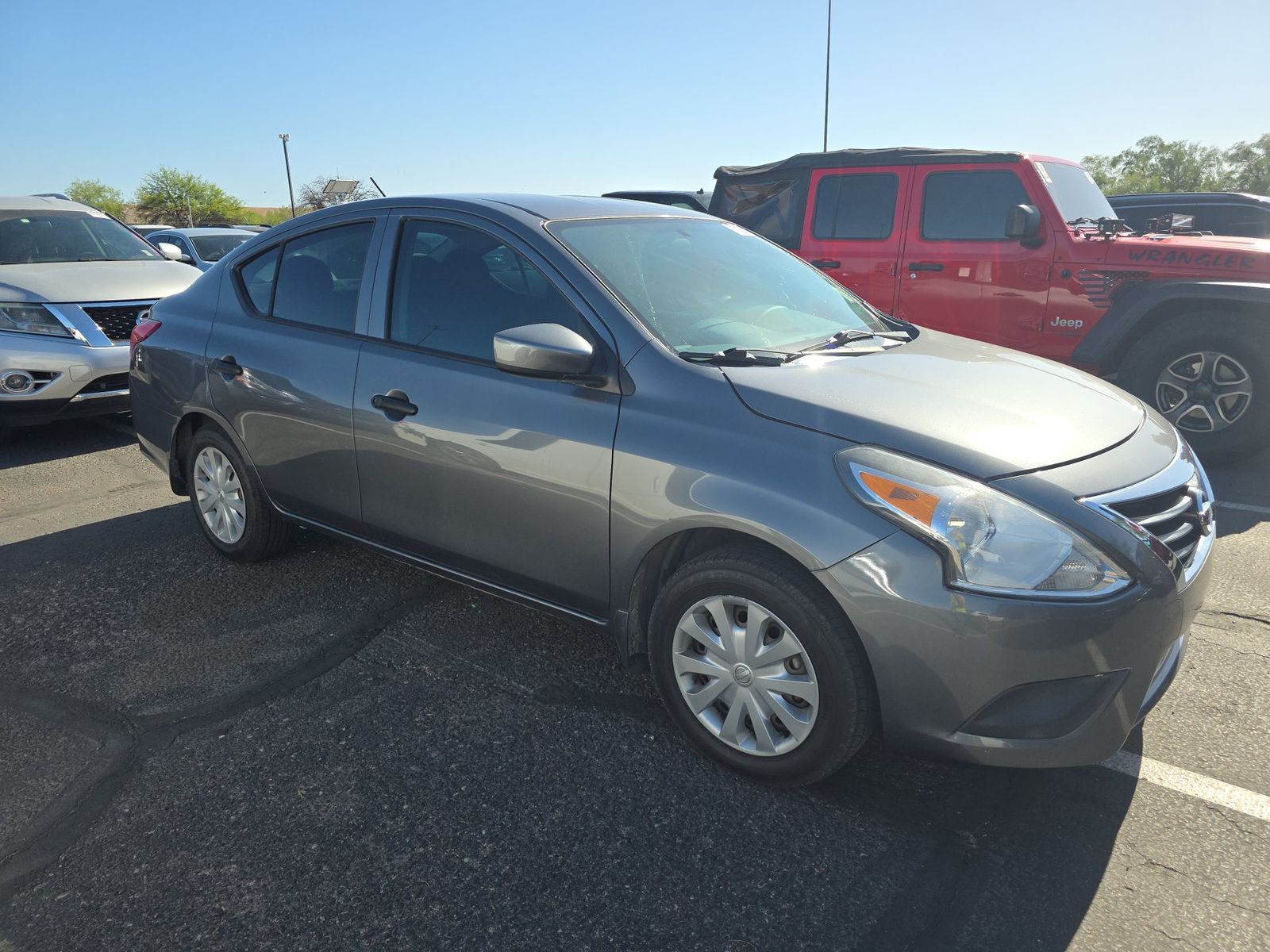 NISSAN VERSA - 4