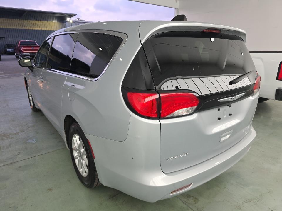 CHRYSLER VOYAGER - 7