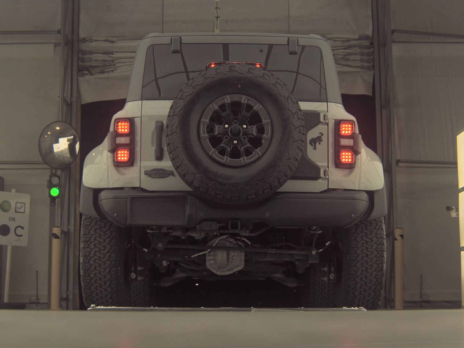 FORD BRONCO - 8
