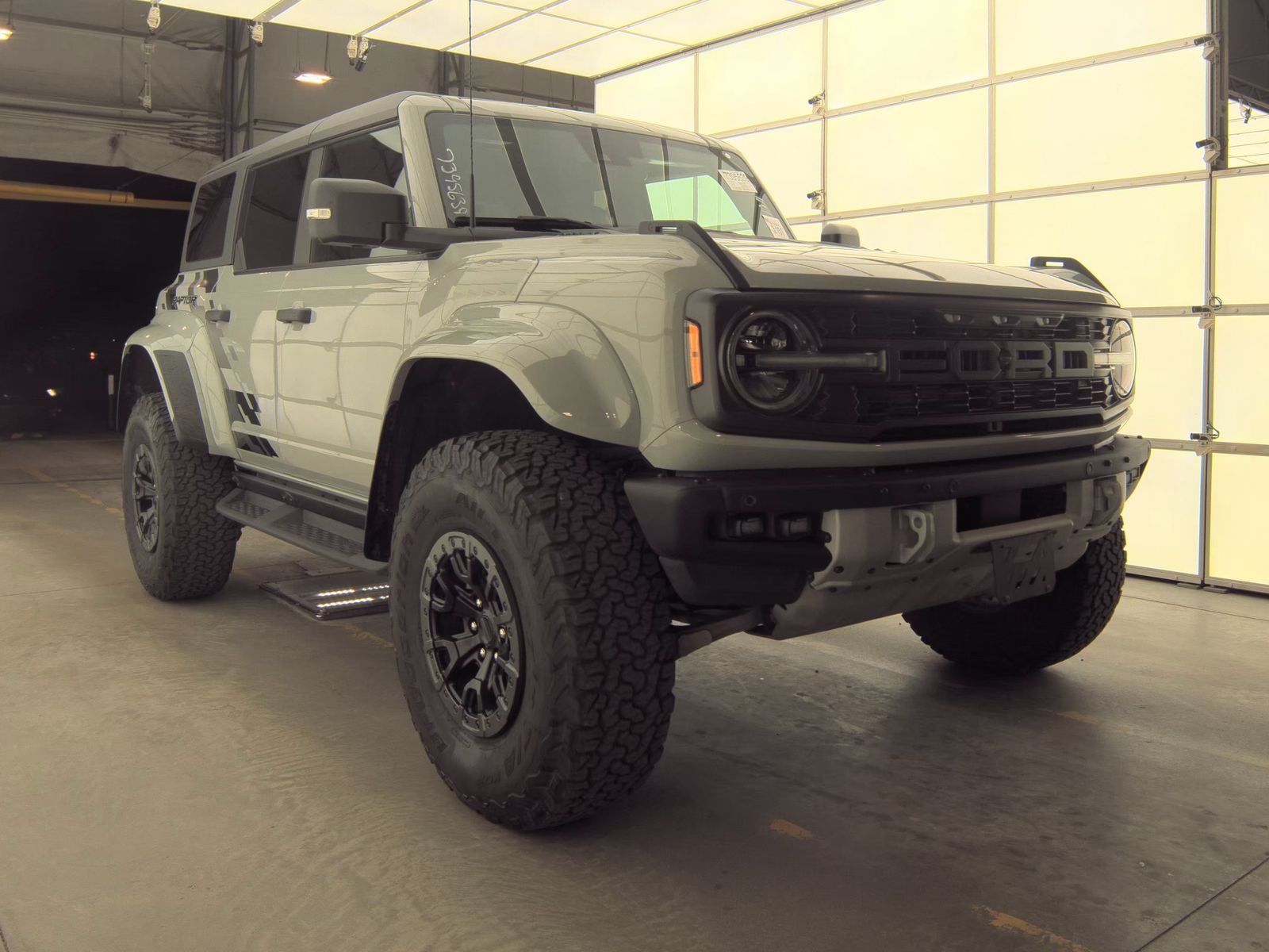 FORD BRONCO - 5