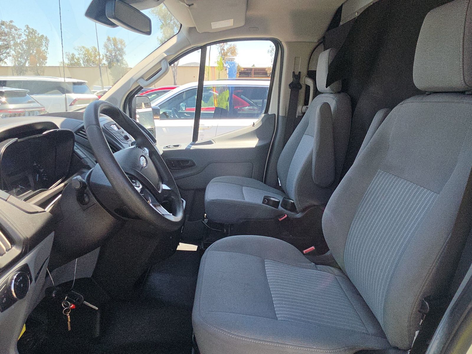 FORD TRANSIT 150 - 8
