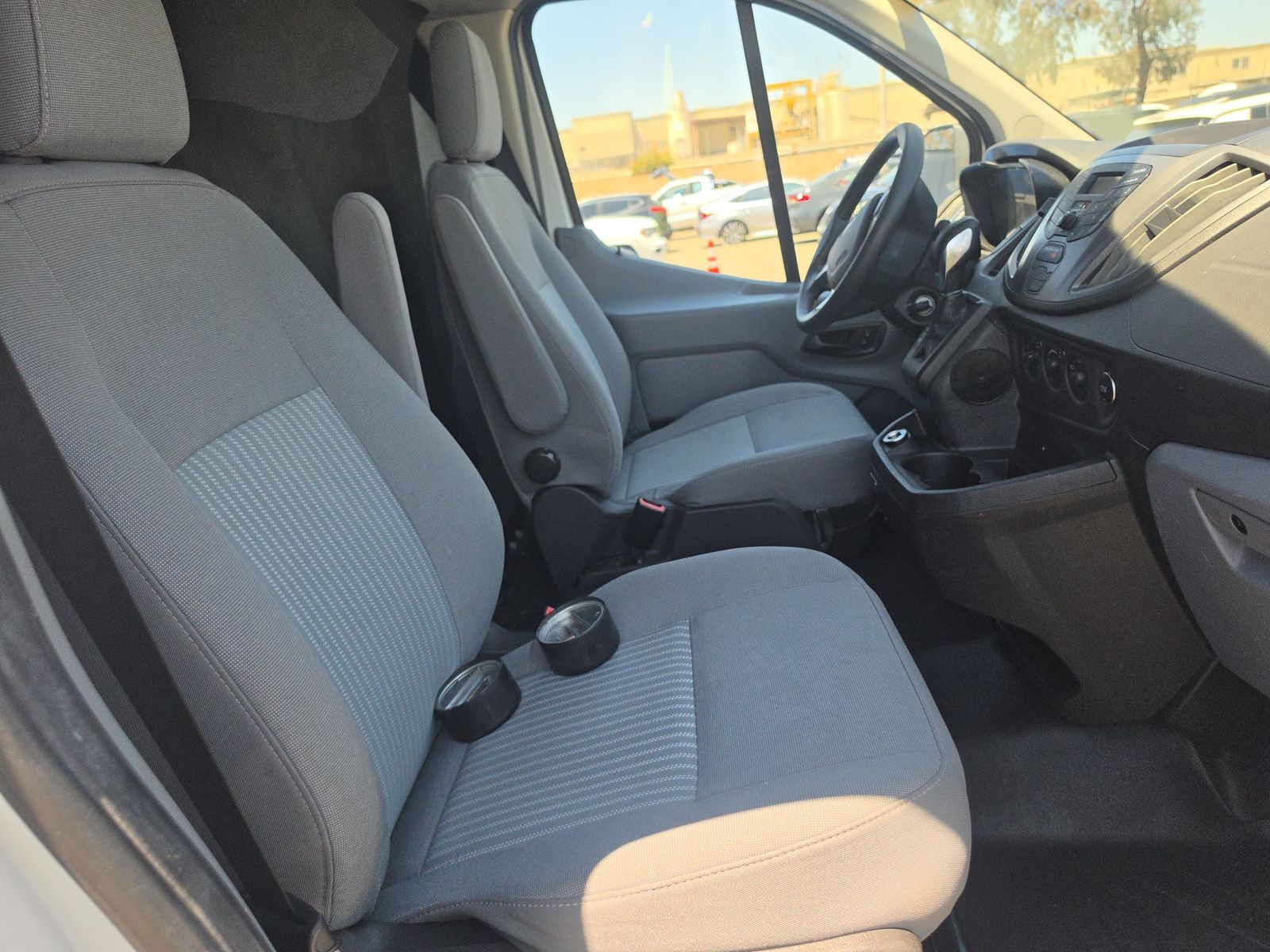 FORD TRANSIT 150 - 9
