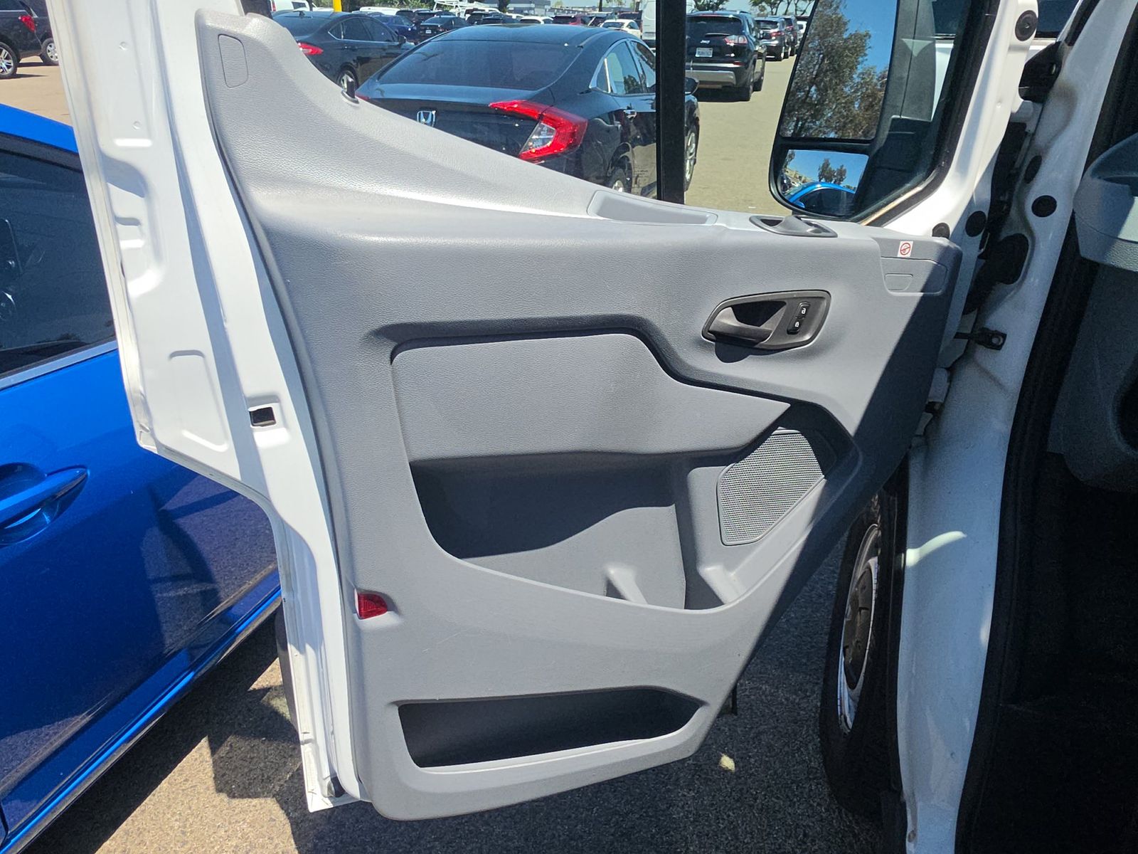 FORD TRANSIT 150 - 10