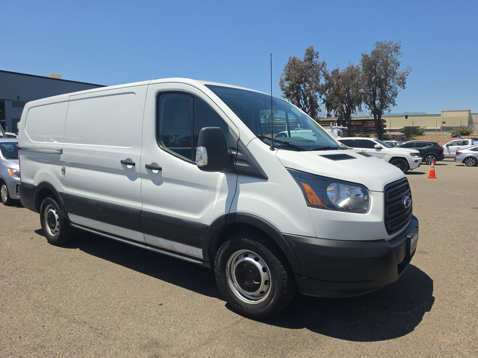 FORD TRANSIT 150 - 4