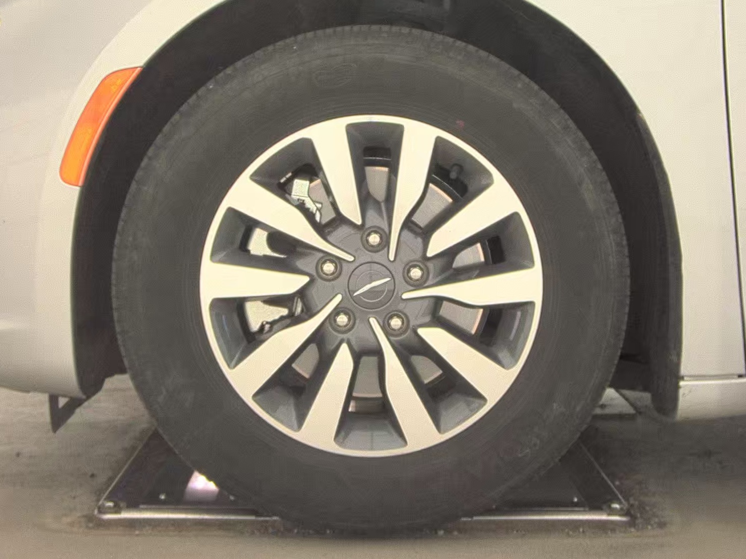 2024 Chrysler Pacifica Hybrid Select FWD