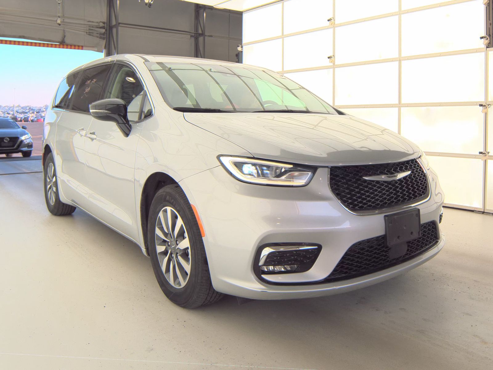 2024 Chrysler Pacifica Hybrid Select FWD