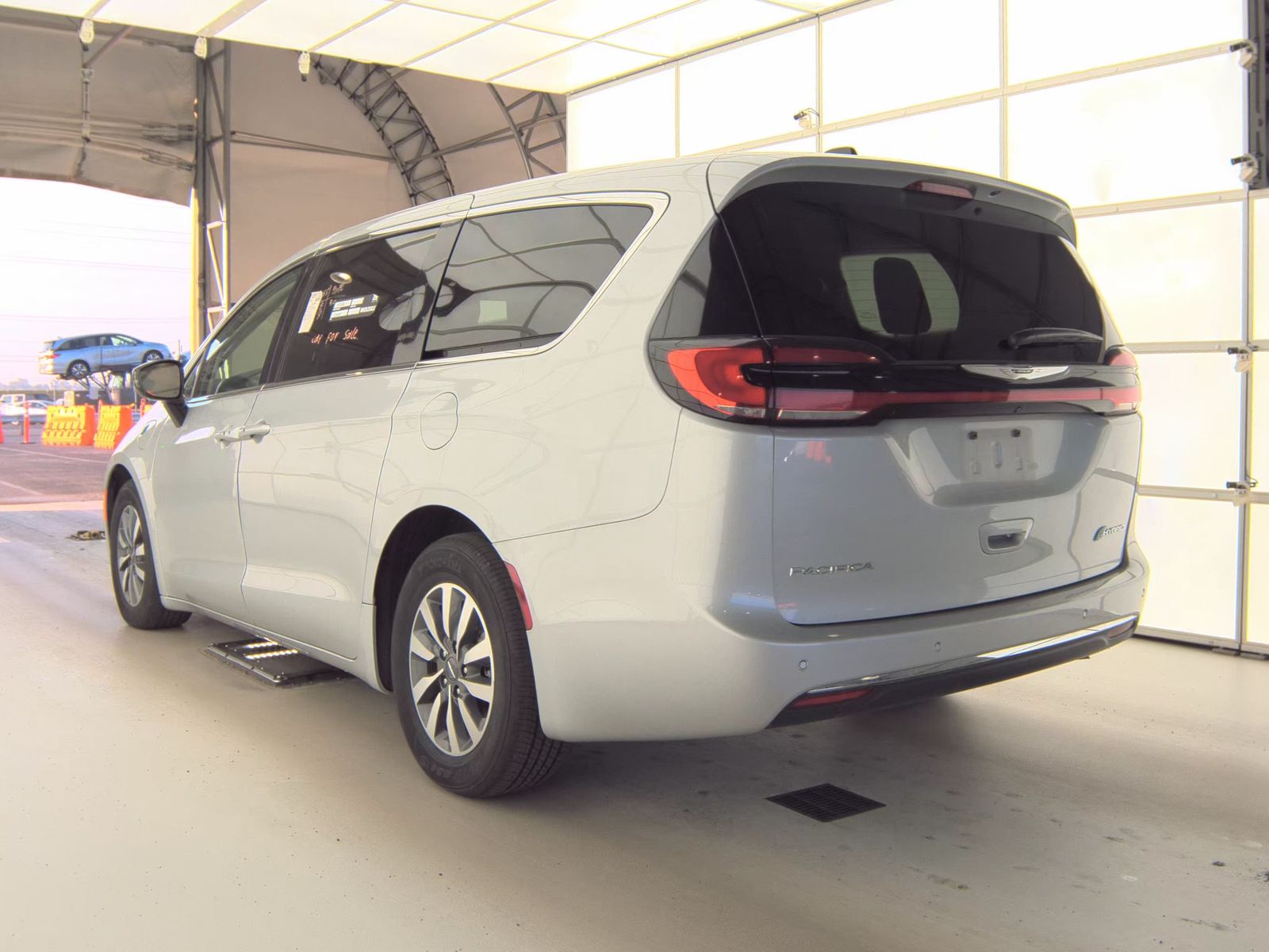 2024 Chrysler Pacifica Hybrid Select FWD