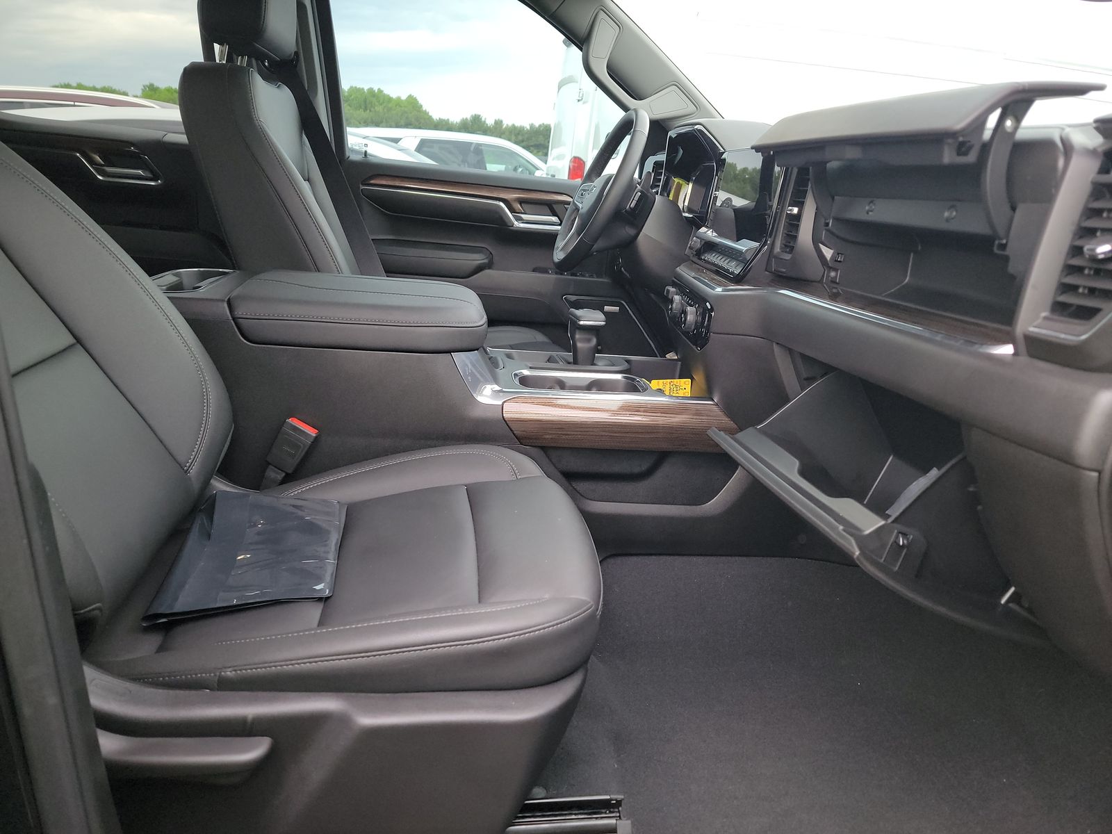 2024 Chevrolet Silverado 1500 RST AWD