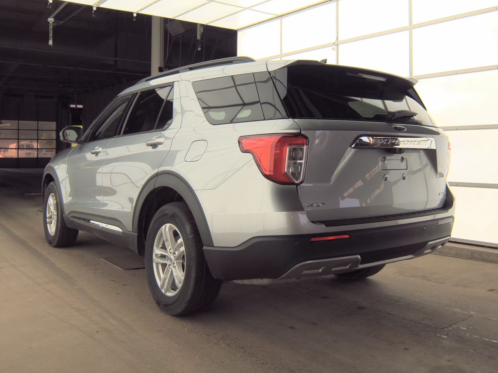 FORD EXPLORER - 9