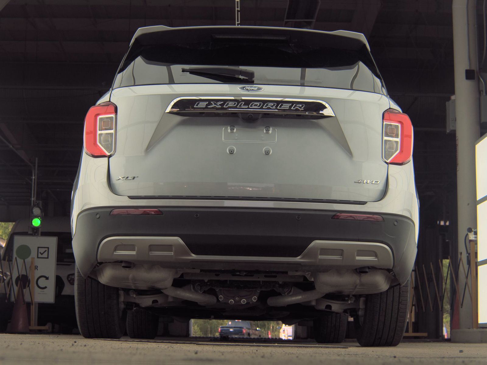 FORD EXPLORER - 8