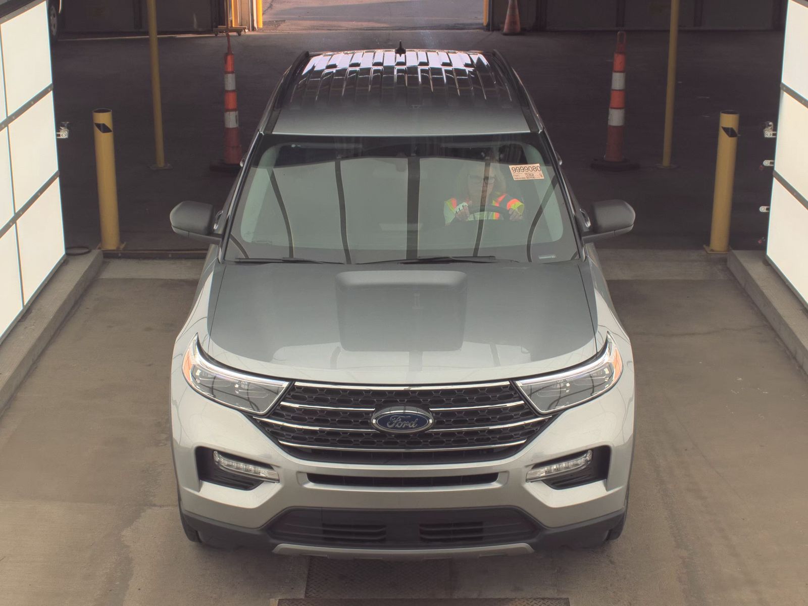 FORD EXPLORER - 3