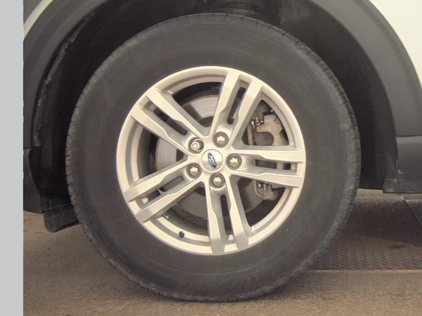FORD EXPLORER - 10