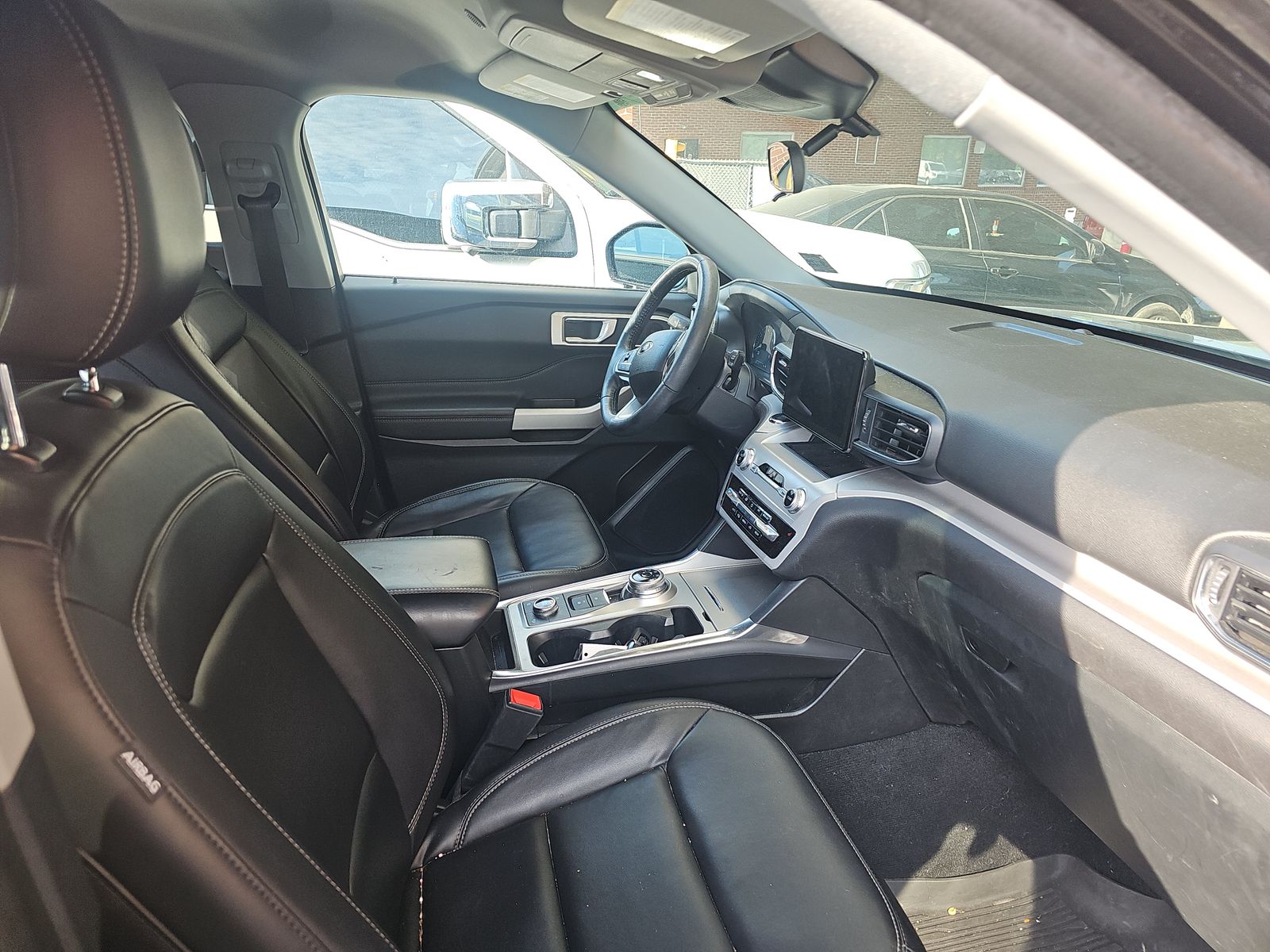 FORD EXPLORER - 9