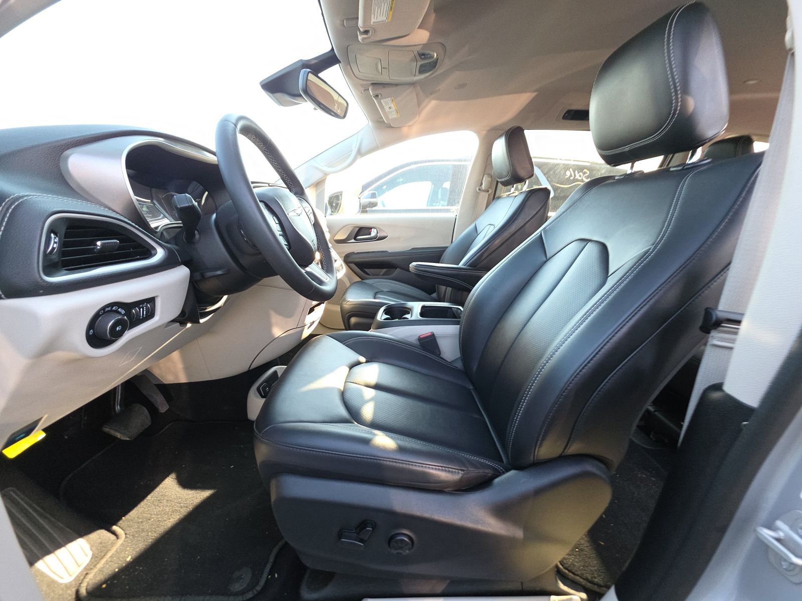 2024 Chrysler Pacifica Hybrid Select FWD