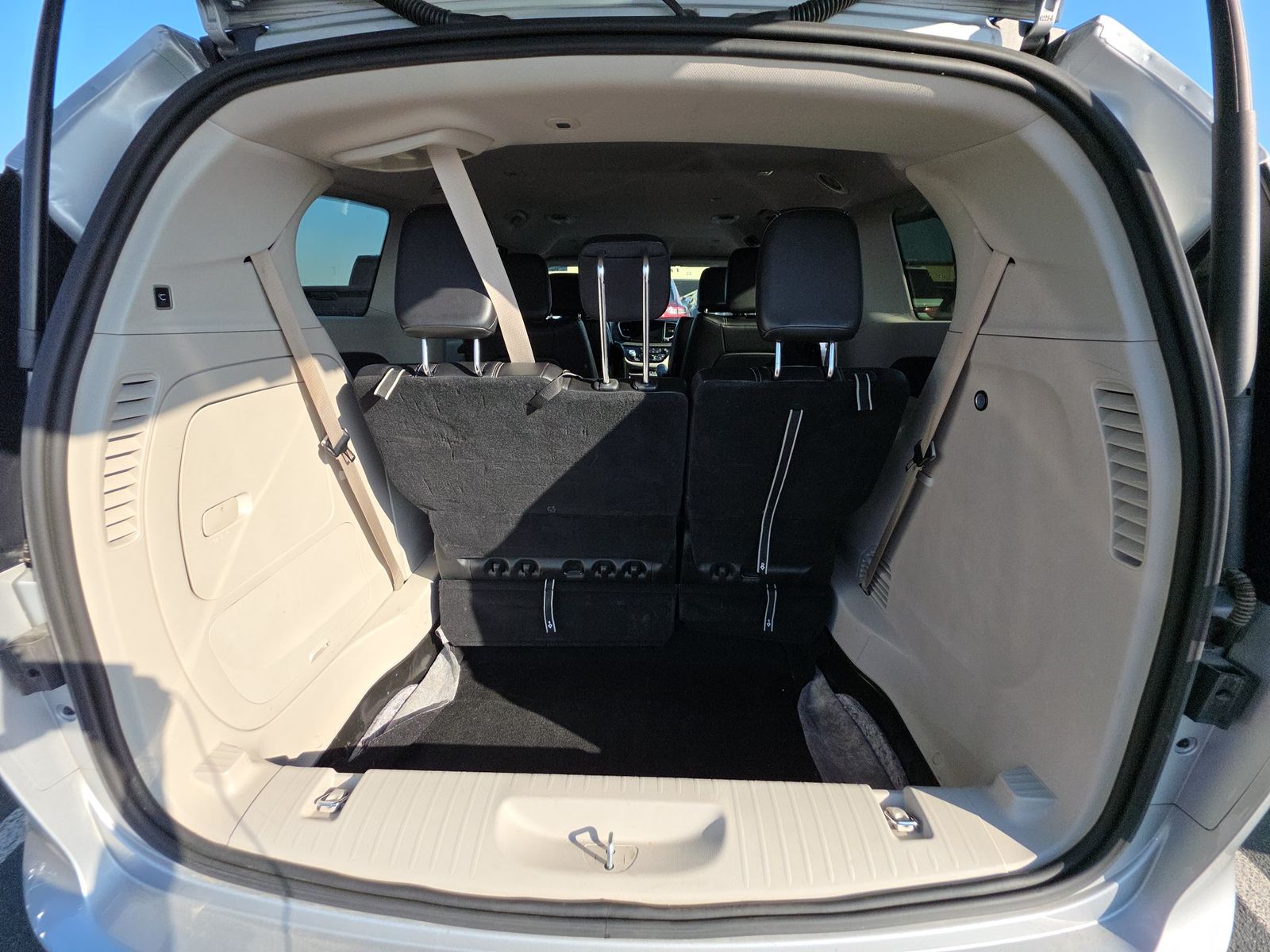 2024 Chrysler Pacifica Hybrid Select FWD