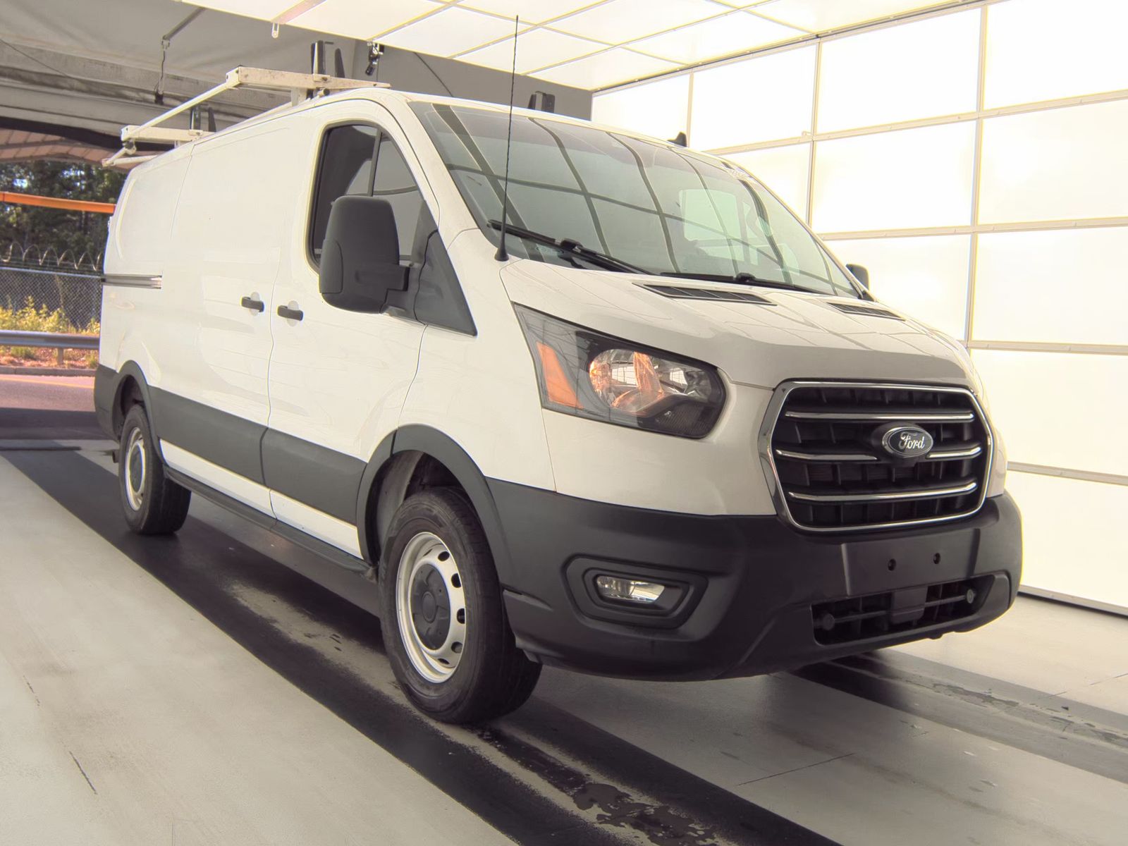 FORD TRANSIT 250 - 5