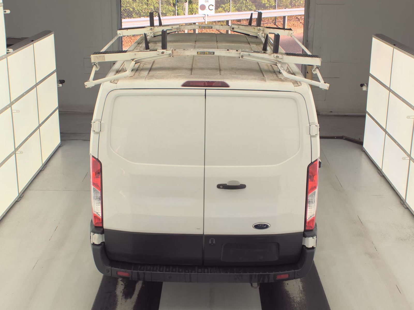 FORD TRANSIT 250 - 7