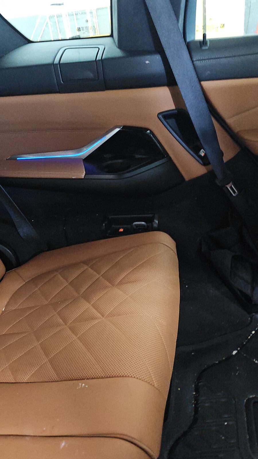 2023 BMW X7 xDrive40i AWD